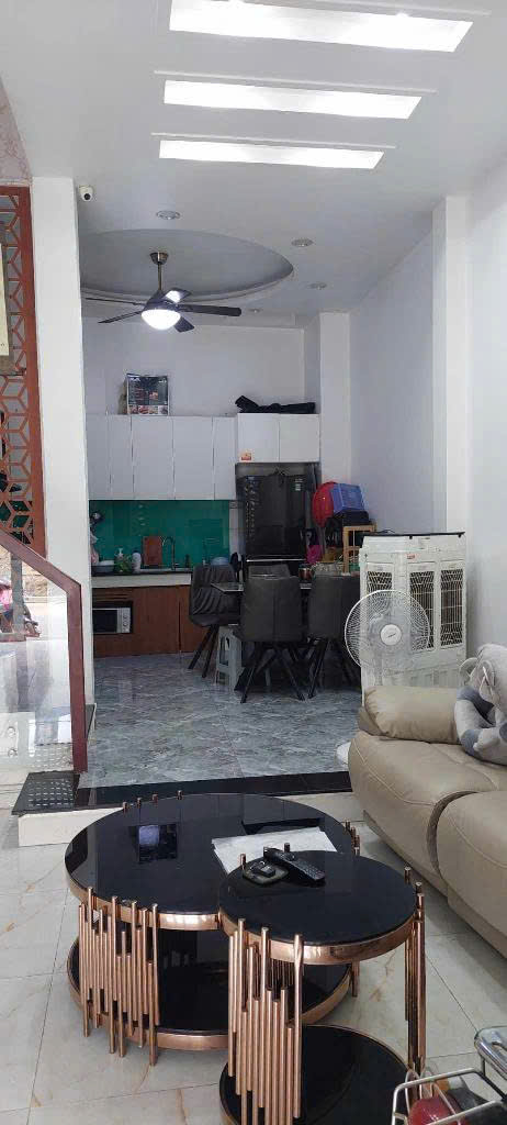 cần bán gấp nhà Tam Bình, Tam Phú, Thủ Đức, 50m2, 3 tầng, 5.2x10 giá chỉ có 5 tỷ 9