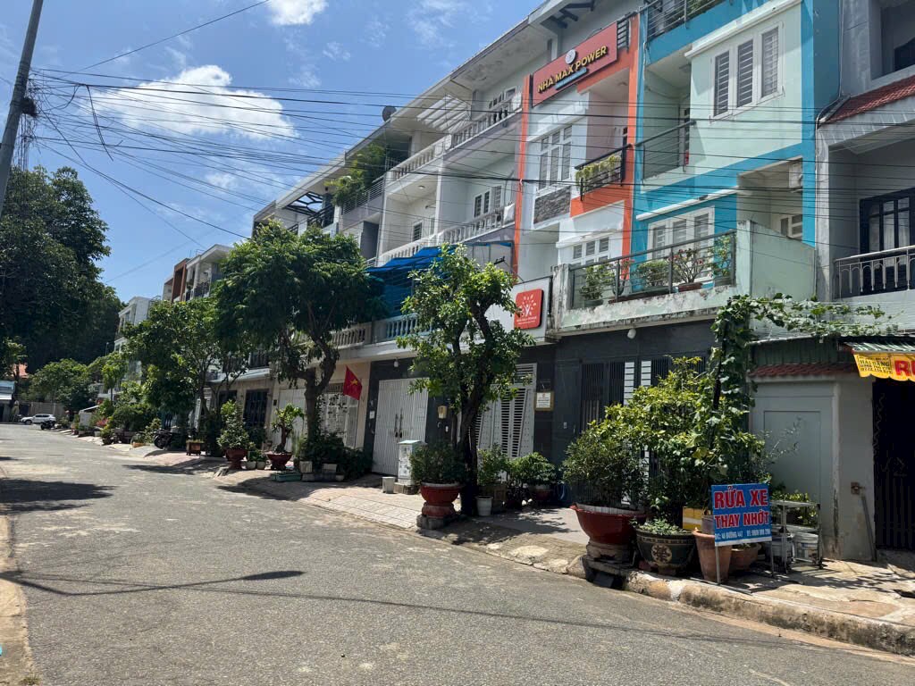 LÔ ĐẤT RẺ NHẤT.THỊ TRƯỜNG - CHÊNH CẢ TRĂM TRIỆU