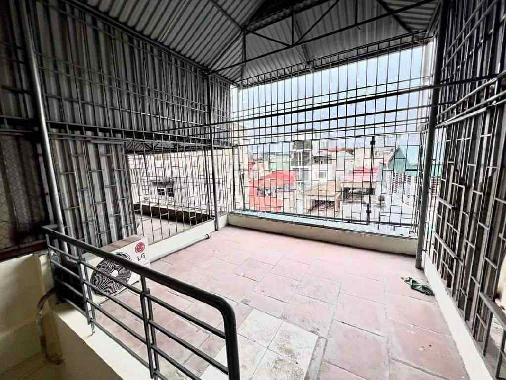 Bán nhà Yên Hoà, 40m2, 6 tầng, dòng tiền cho thuê 360 triệu/năm