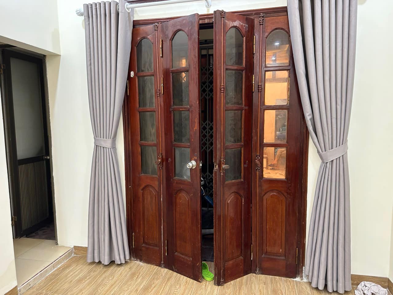 BÁN GẤP NHÀ CẦU GIẤY 50M 6 TẦNG, 6 NGỦ, Ở NGAY