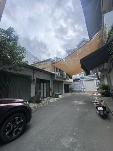 BÁN NHÀ CÁCH NGÃ TƯ BẢY HIỀN VÀI BƯƠC CHÂN, NGANG 5.6M, GIÁ NHỈNH 8 TỸ.