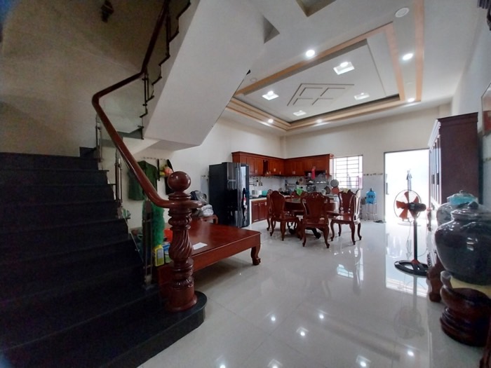 Nhà cần bán gấp