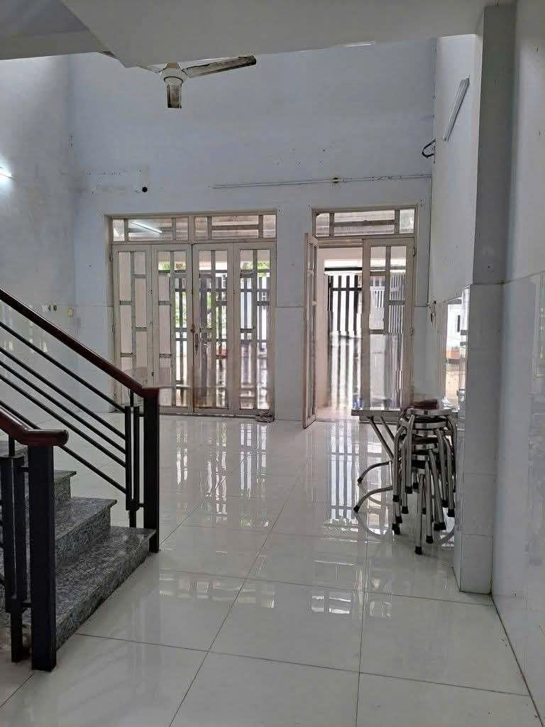 Nhà 2 mặt tiền Nguyễn Văn Tạo - hẻm xe hơi 10m - giá siêu rẻ