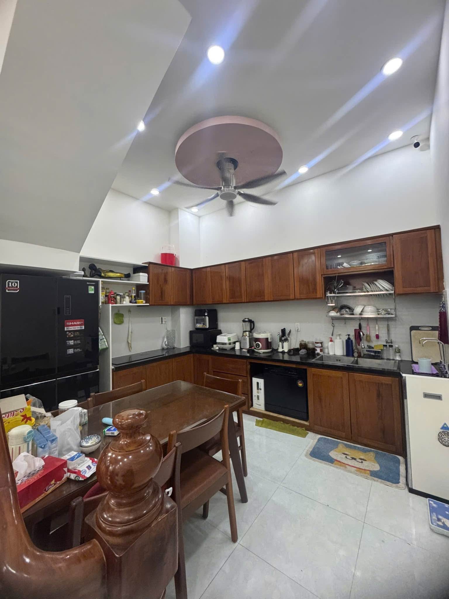 Hẻm 1 trục gần mặt tiền An Dương Vương P4 Quận 5 nhà 1 trệt 1 lầu 44m2 chỉ 5.5 tỷ 1 đời chủ.
