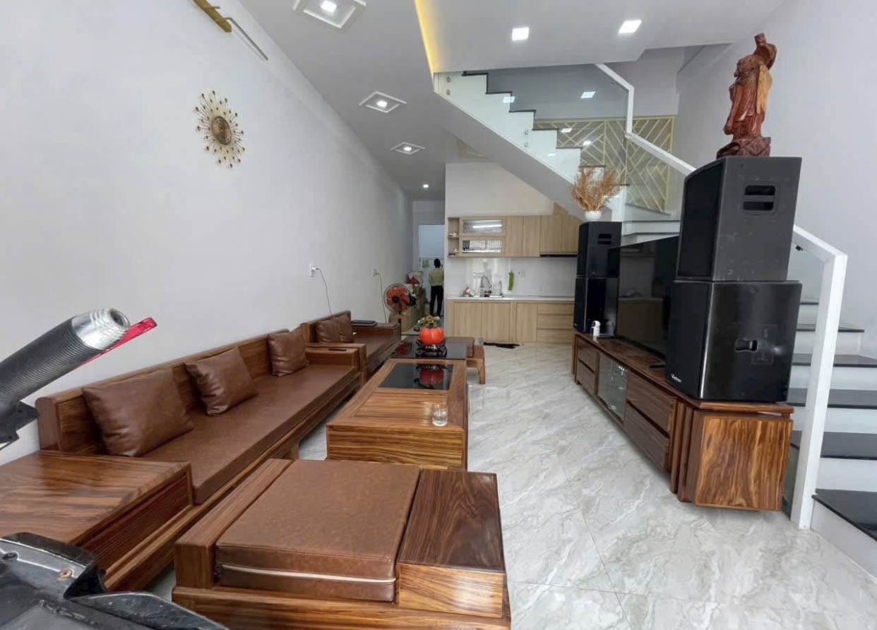 Nhà hẻm 4m, sổ đẹp, không LG QH - Trần Hưng Đạo - 32m2, 3 tầng - 6 tỷ