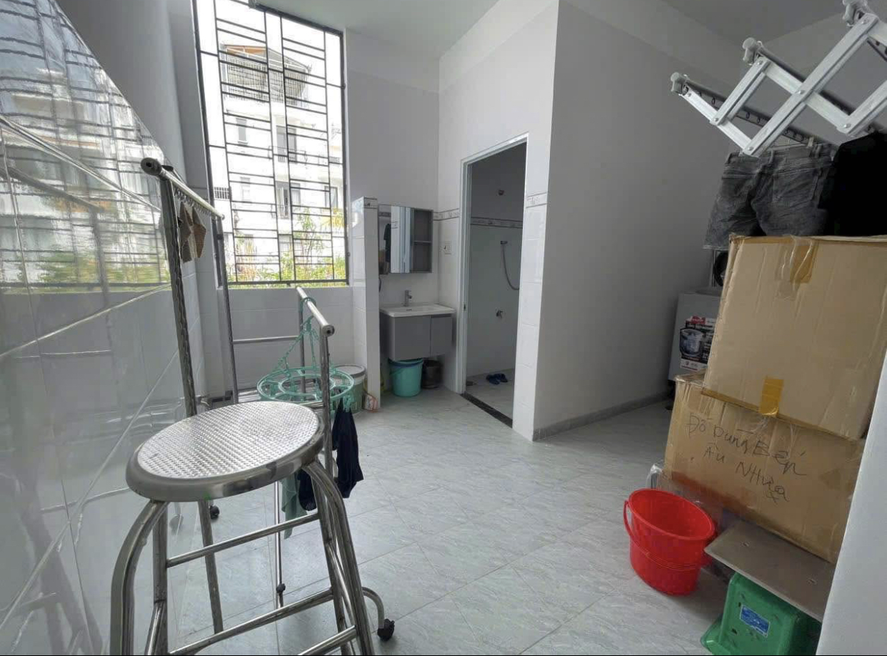 (5,38 Tỷ TL) NHÀ 2 LẦU 1 SẸC NGUYỄN TRÃI , HẺM RỘNG 4M..!