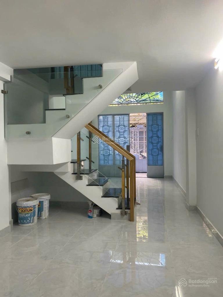 Nhà hxh -Trần Hưng Đạo, Q.5 -32m2 - 3tầng - hxh đỗ cửa - chỉ 6t.ỷ
