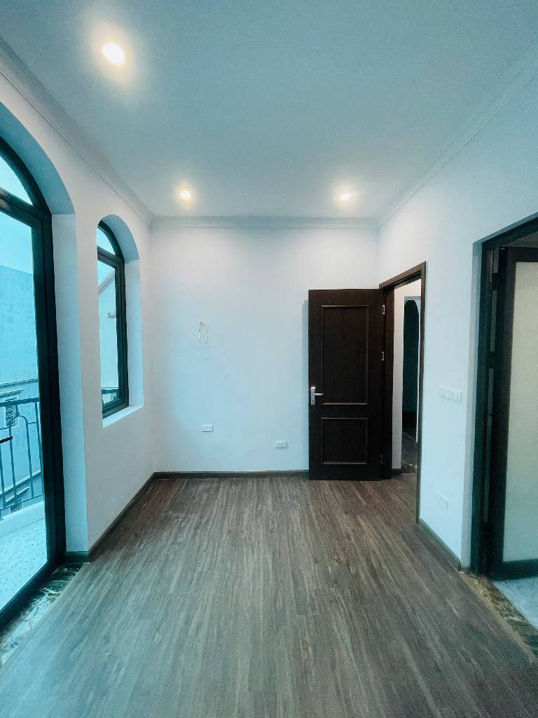 BIỆT THỰ THU NHỎ - MẶT TIỀN RỘNG - GẦN PHỐ - HƯỞNG TRỌN TIỆN ÍCH TÂY HỒ.