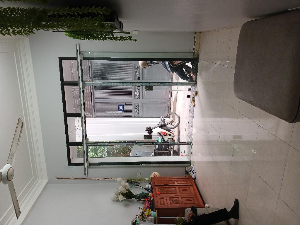 NHÀ ĐẸP Ở NGAY - NGÕ THÔNG - 5m ÔTÔ TRÁNH - BÃI ĐỖ XE NGÀY ĐÊM.