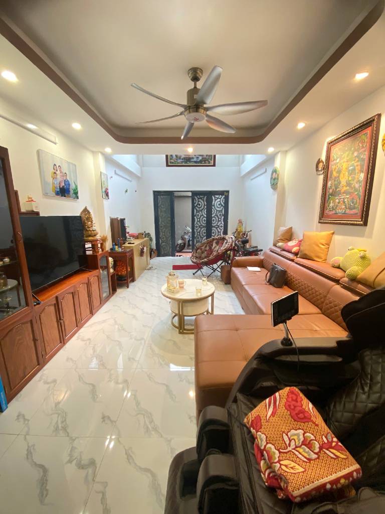 NHÀ ĐẸP Ở NGAY - VỊ TRÍ CỰC ĐẸP HIẾM NHÀ BÁN - GIÁ CẠNH TRANH