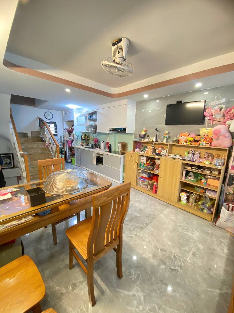 NHÀ ĐẸP Ở NGAY - VỊ TRÍ CỰC ĐẸP HIẾM NHÀ BÁN - GIÁ CẠNH TRANH