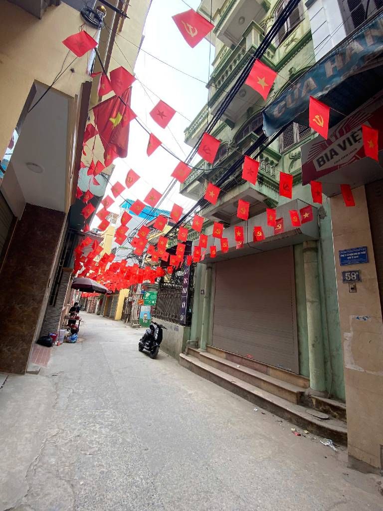 NHÀ CŨ,LÔ GÓC, ÔTÔ ĐỖ CỬA, KINH DOANH ĐỈNH CAO, HÀNG XÓM CV HÒA BÌNH. Tại Xuân Đỉnh