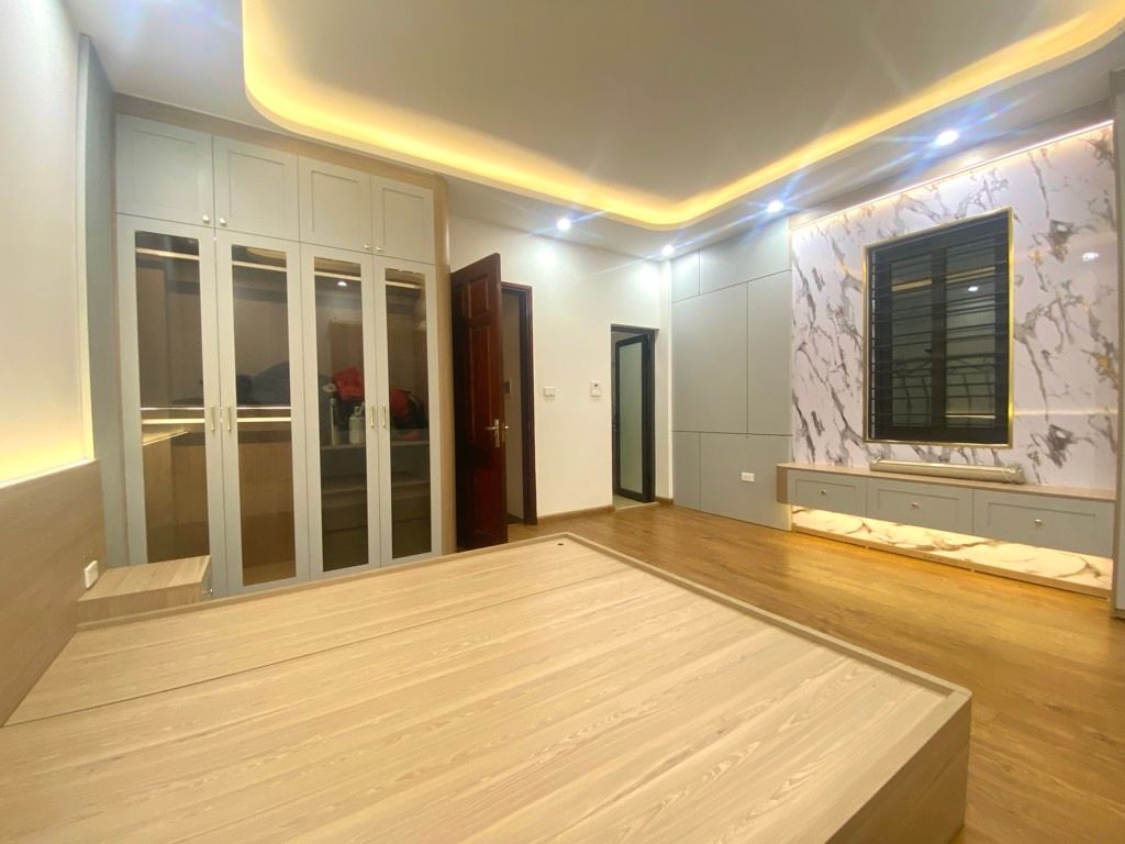 LÔ GÓC HIẾM - NGÕ THÔNG GẦN ÔTÔ TRÁNH - FULL NỘI THẤT CHỈ VIỆC VỀ Ở - KINH DOANH NHỎ