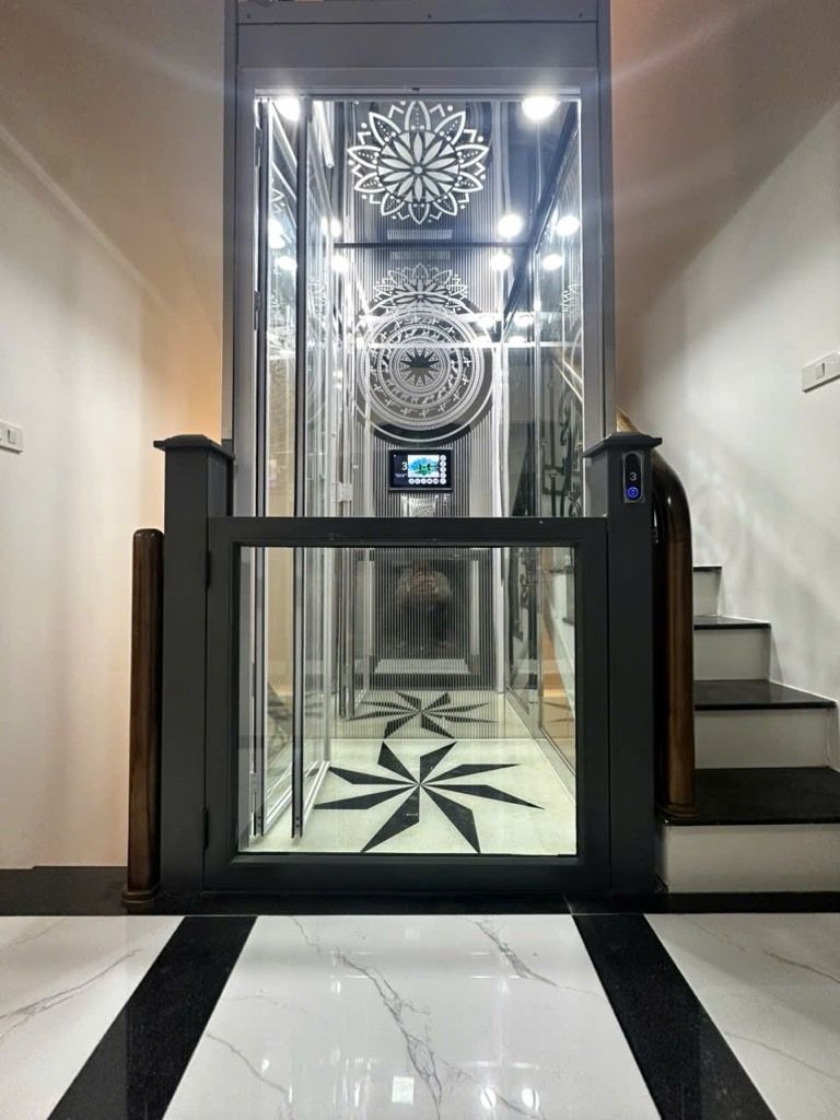 HOA HẬU - 5 TẦNG THANG MÁY - NGÕ RỘNG - GẦN Ô TÔ - FULL NỘI THẤT - 7 PHÒNG. Tại Phạm Văn Đồng.