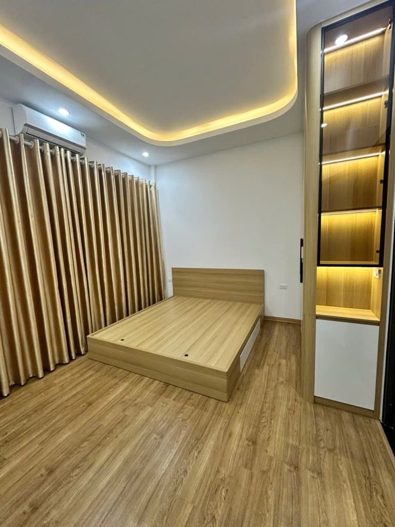 HOA HẬU - 5 TẦNG THANG MÁY - NGÕ RỘNG - GẦN Ô TÔ - FULL NỘI THẤT - 7 PHÒNG. Tại Phạm Văn Đồng.