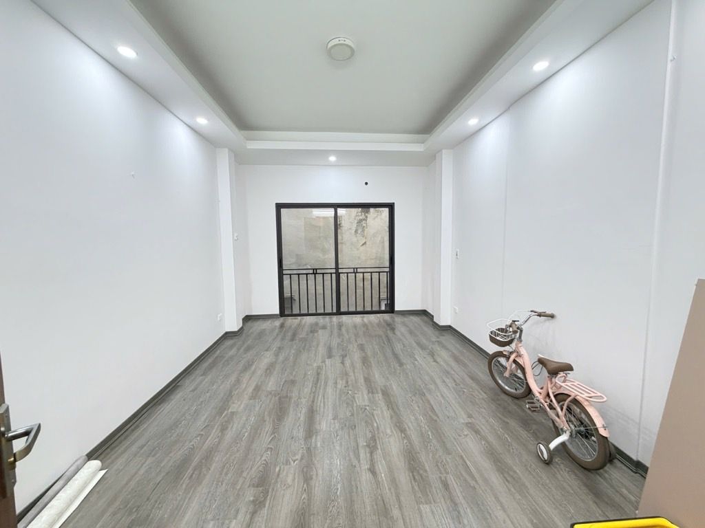 ĐẸP NHƯ MỚI TRUNG TÂM CẦU GIẤY - 5 TẦNG 3PN ĐẦY ĐỦ CÔNG NĂNG - CHỦ TẶNG FULL NỘI THẤT - KHÁCH VỀ Ở LUÔN ĐÓN TẾT - AN SINH ĐỈNH.