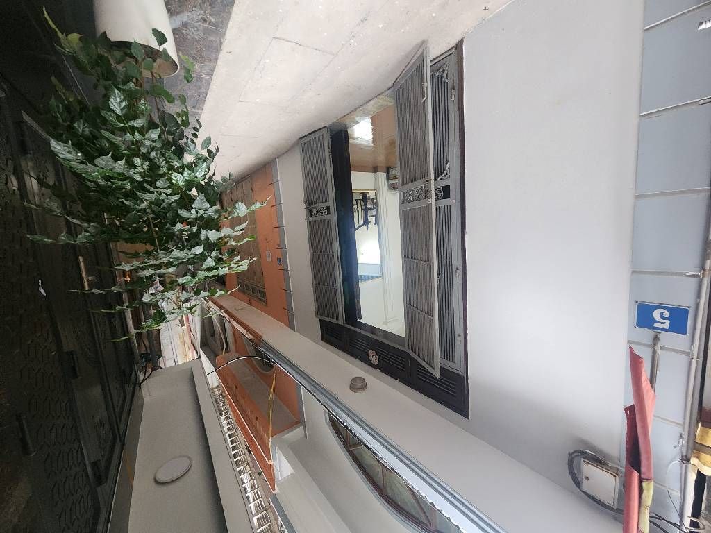 HOA KHÔI GẦN PHỐ - DÂN XÂY CHẮC CHẮN - 2 THOÁNG - Ở MIỄN CHÊ. Tại Lạc Long Quân