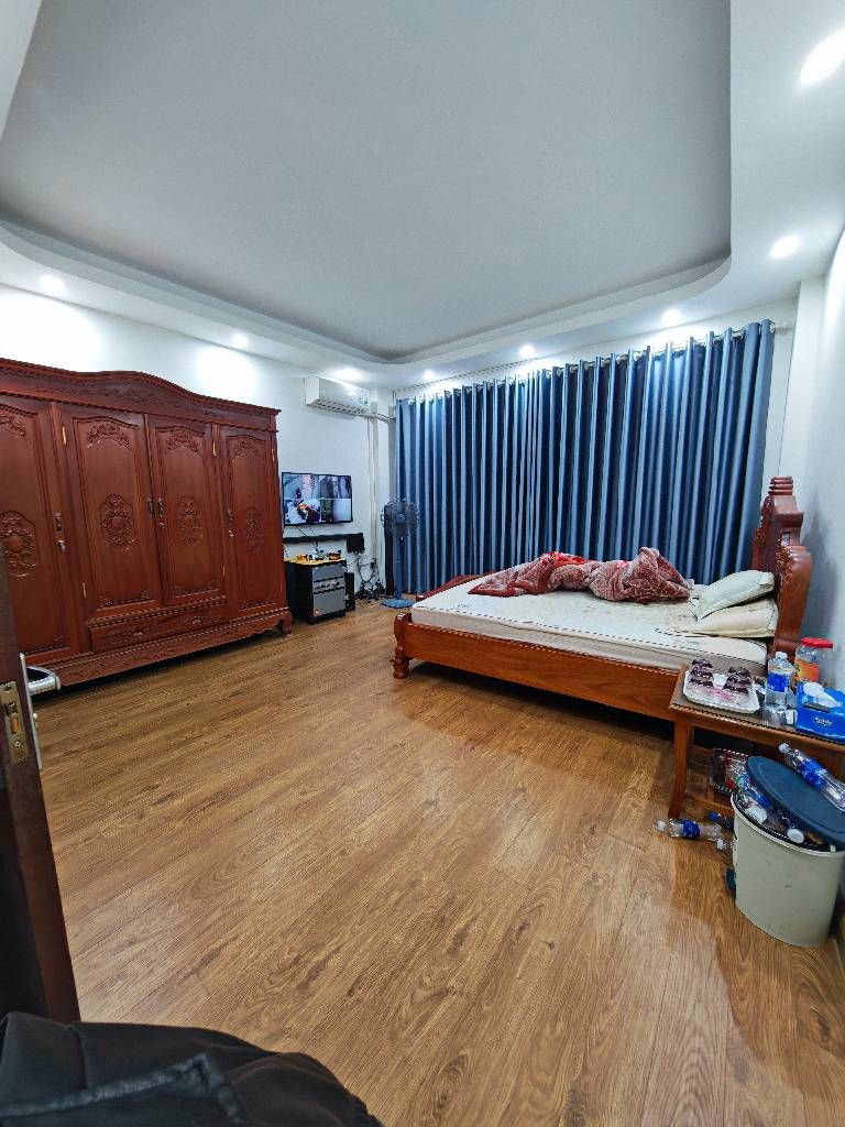 Phố Trần Cung. CÁCH PHỐ 50M - NHÀ MỚI PHÂN LÔ - NHỈNH 8 TỶ QUÁ HIẾM