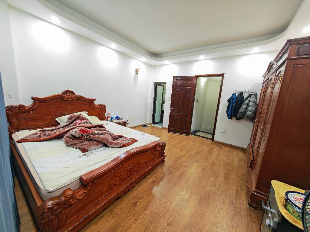 Phố Trần Cung. CÁCH PHỐ 50M - NHÀ MỚI PHÂN LÔ - NHỈNH 8 TỶ QUÁ HIẾM