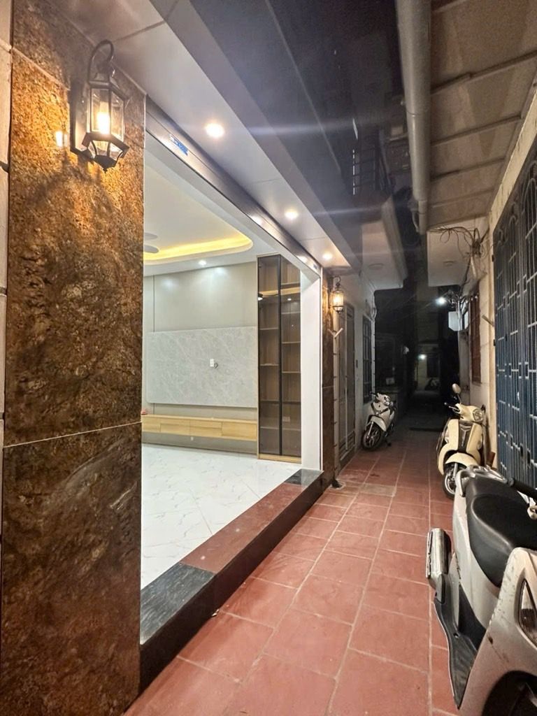 MỚI KOONG - 5 TẦNG THANG MÁY - NGÕ RỘNG - GẦN Ô TÔ - FULL NỘI THẤT - 7 PHÒNG