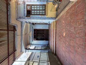 BÁN ĐẤT TẶNG NHÀ 3 TẦNG - MẶT TIỀN KHỦNG - Tại Thụy Phương