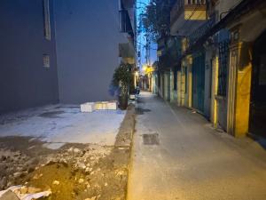 LÔ GÓC - Ô TÔ QUA - KINH DOANH - GẦN PHỐ - VỊ TRÍ SIÊU ĐẸP. Tại Cầu Giấy