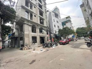 NHÀ ĐẸP - ĐÓN TẾT - GẦN HỒ TÂY - THÔNG TẬN 3 PHỐ.