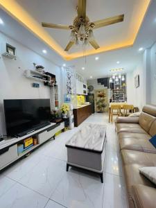 HOA HẬU Tại Cổ Nhuế -  Ở NGAY_ CHỦ TẶNG FULL NỘI THẤT _ ÔTÔ CÁCH 20