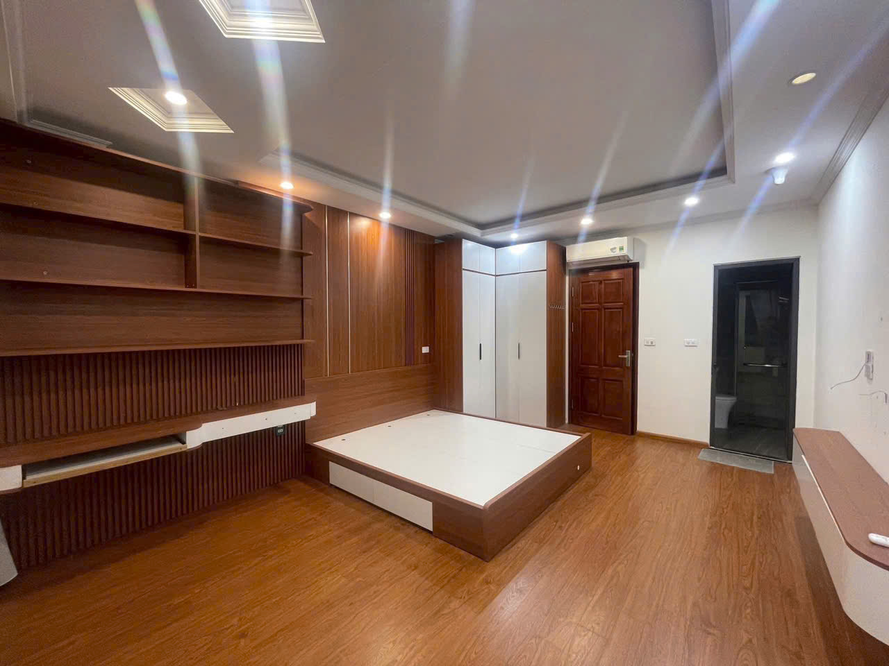 BÁN NHÀ PHỐ PHÙNG CHÍ KIÊN