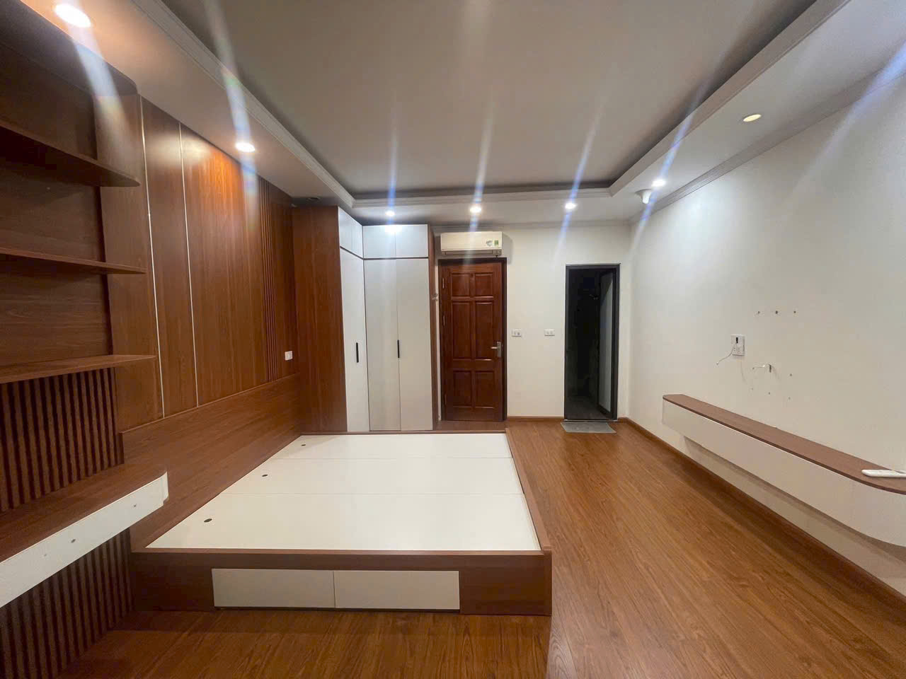 BÁN NHÀ PHỐ PHÙNG CHÍ KIÊN