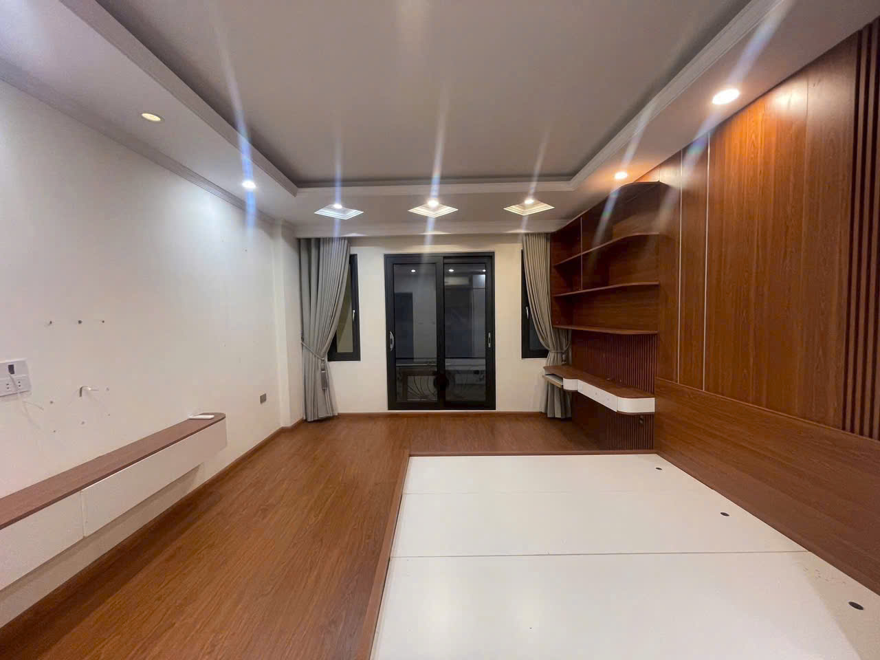 BÁN NHÀ PHỐ PHÙNG CHÍ KIÊN