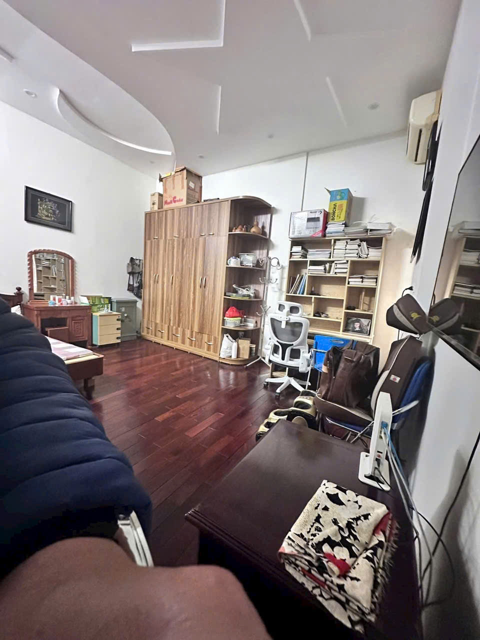 NHÀ TRUNG TÂM QUẬN BA ĐÌNH