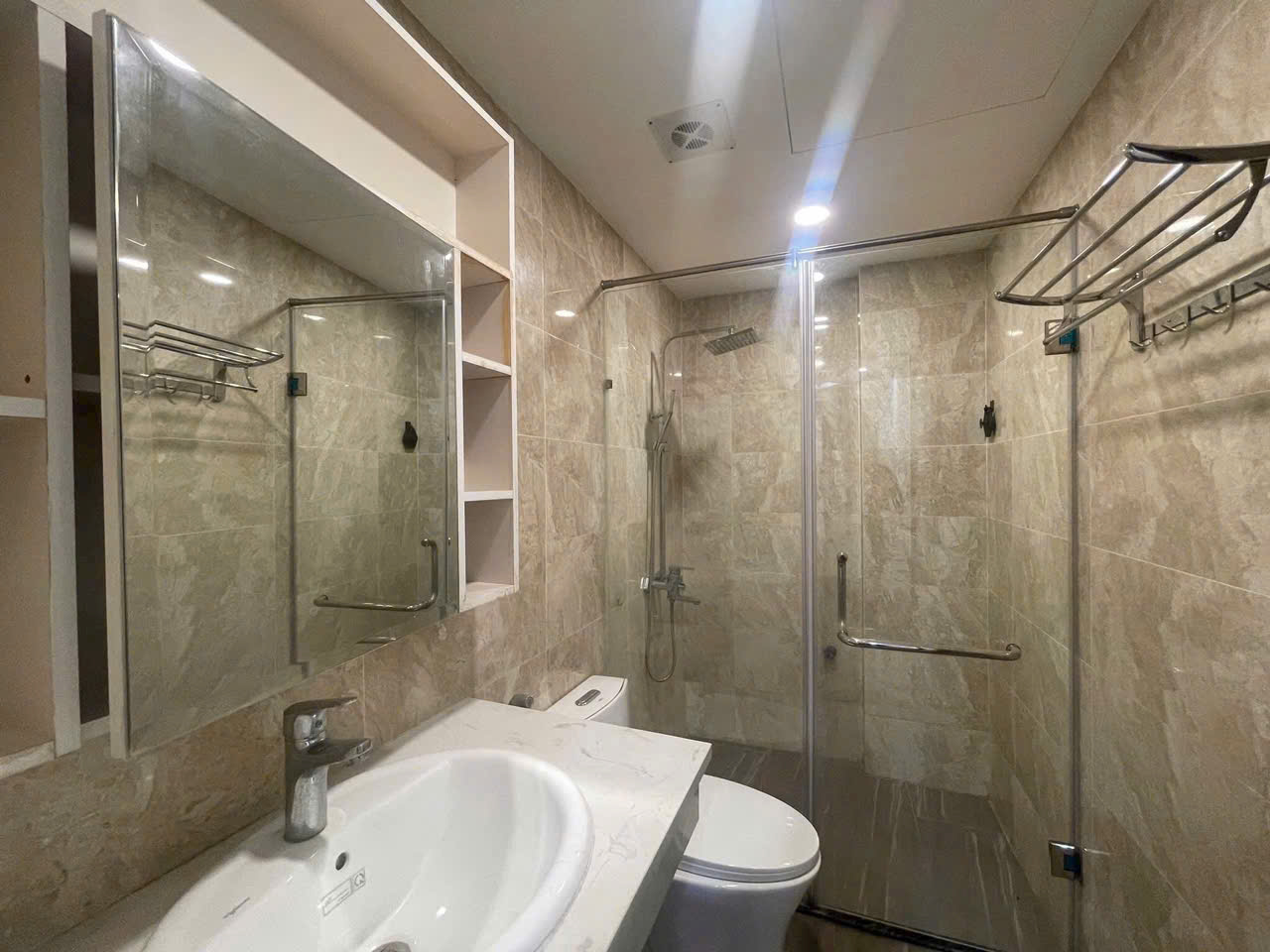 20M RA Ô TÔ ĐỖ - NHÀ ĐẸP FULL ĐỒ NỘI THẤT