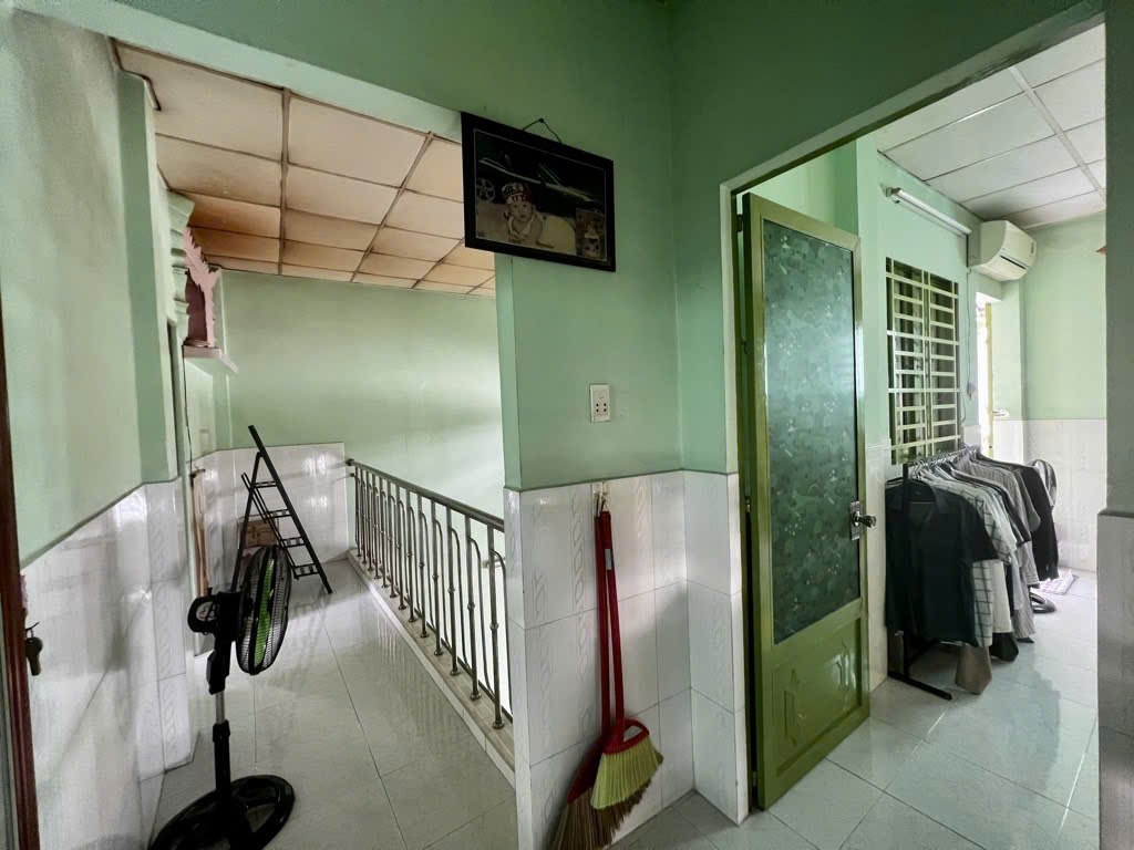 Nhà hẻm, còn mới, ngay trung tâm Thủ Đức, Phướng Hiệp Phú (cũ) - 43m2, Giá chỉ 3,8