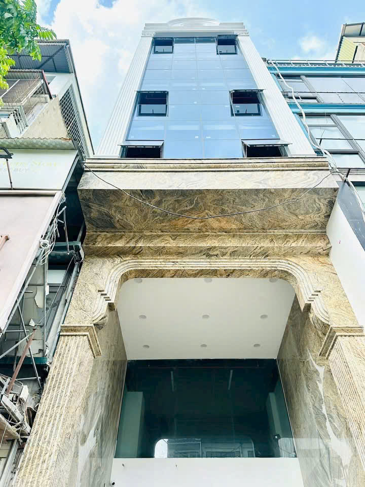 bán nhà 5 tầng ngõ oto tránh Cát Linh giá 7.5 tỷ