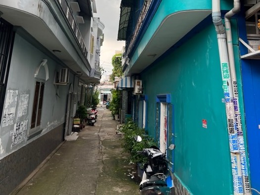 Bán nhà lô góc gần Phạm Văn Đồng 55m2, 5 phòng ngủ, giá 4.8 tỷ