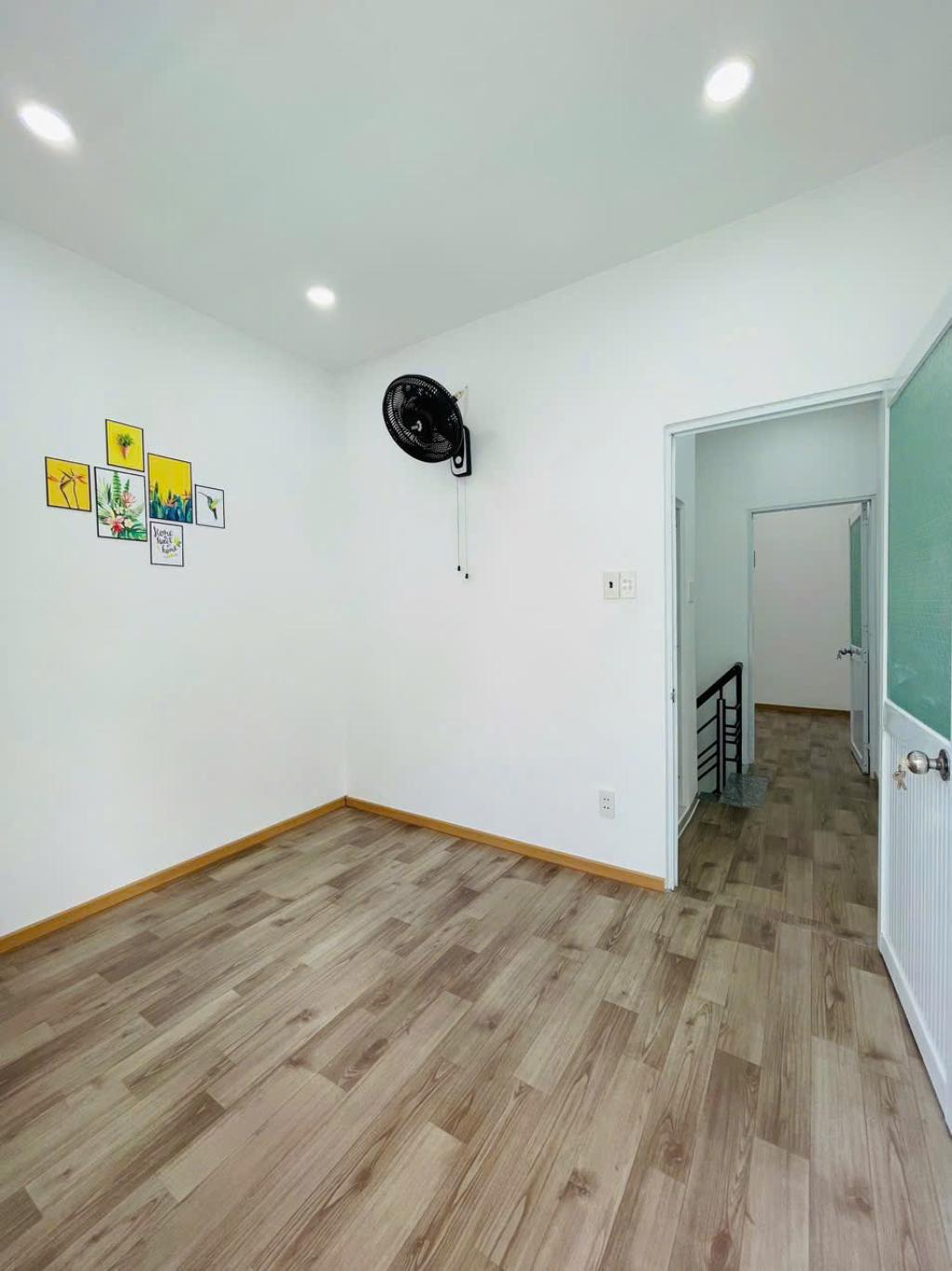 Bán nhà ngay Kha Vạn Cân 27.1m2, hẻm xe hơi kinh doanh tốt, giá 1.86 tỷ