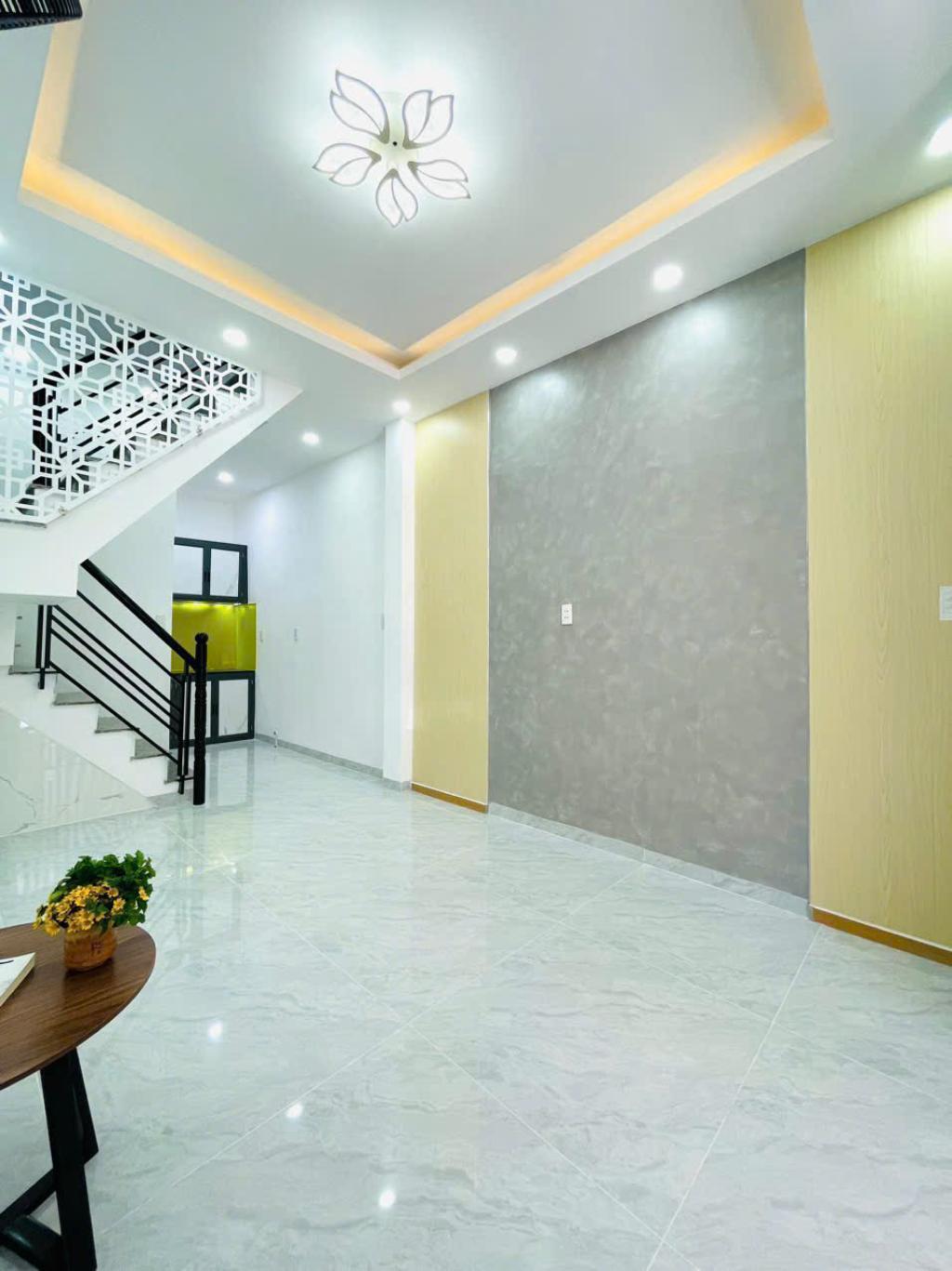 Bán nhà ngay Kha Vạn Cân 27.1m2, hẻm xe hơi kinh doanh tốt, giá 1.86 tỷ
