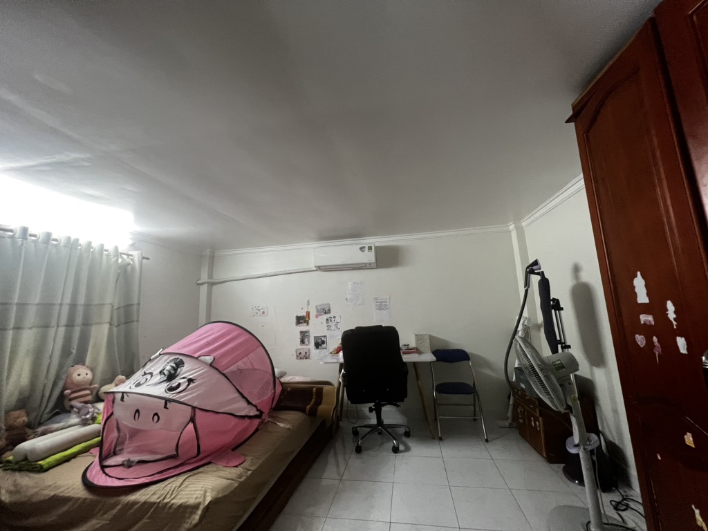 Bán nhà đối diện KĐT Vạn Phúc ngang 4.21m nở hậu, hẻm xe hơi, giá 3.35 tỷ