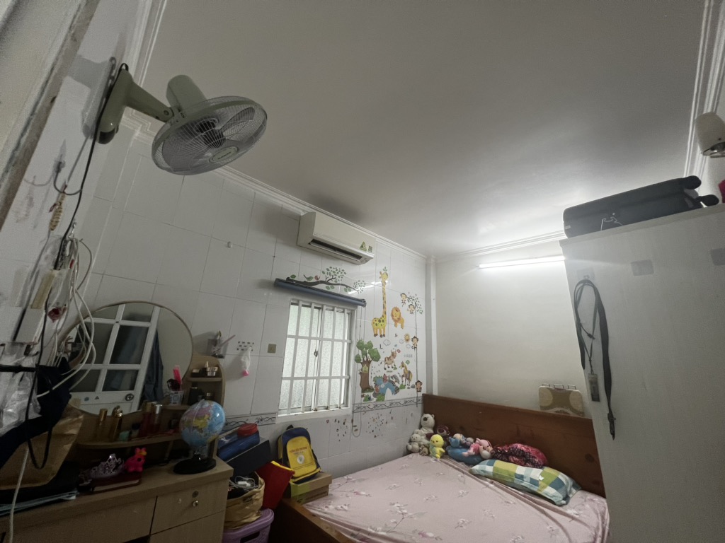 Bán nhà đối diện KĐT Vạn Phúc ngang 4.21m nở hậu, hẻm xe hơi, giá 3.35 tỷ