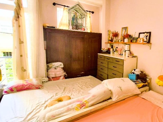 Bán nhà đối diện KĐT Vạn Phúc 62.2m2, 4PN, hẻm xe tải 5m, giá 6.6 tỷ
