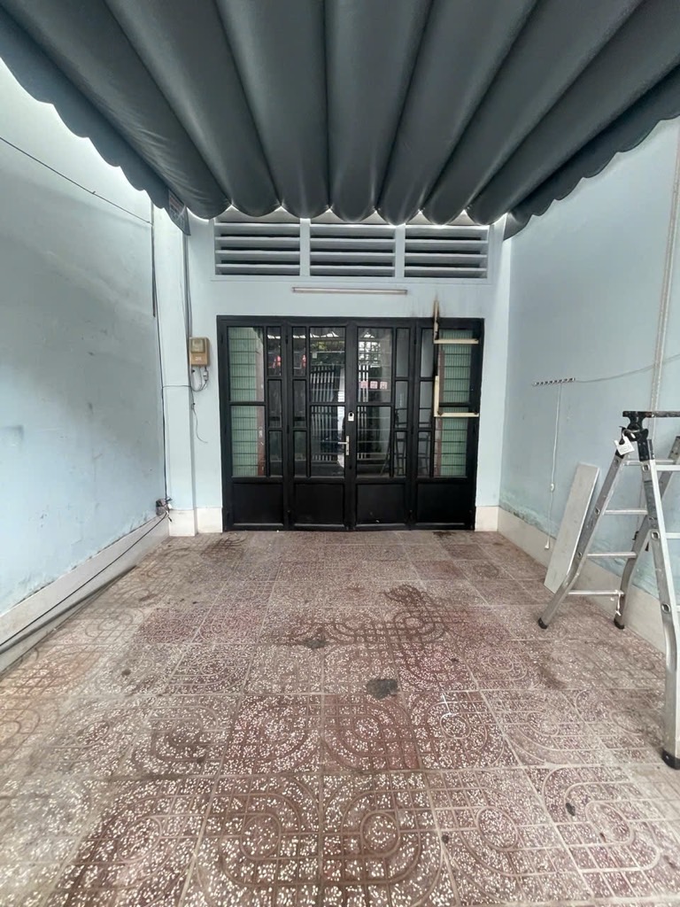 Bán nhà ngay KĐT Vạn Phúc 79.5m2, nở hậu 7 phân, xe hơi ngủ trong nhà, giá 6.5 tỷ