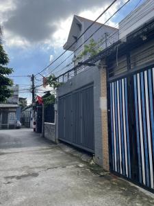 Bán nhà ngay KĐT Vạn Phúc 79.5m2, nở hậu 7 phân, xe hơi ngủ trong nhà, giá 6.5 tỷ