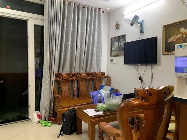 Bán nhà Quận 3, hẻm 6m, 4 tầng, gần  Lý Chính Thắng,30m2 , 6 tỷ.