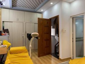 Bán nhà Quận 3, hẻm 6m, 4 tầng, gần  Lý Chính Thắng,30m2 , 6 tỷ.