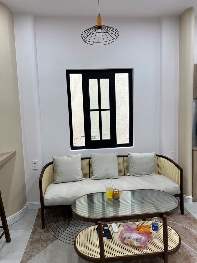 Nhà mới đẹp ở ngay, Lê Văn Sỹ, Trường Sa Quận 3, ngang 4m, Dt 32m2, 3 tầng, 4.8 tỷ
