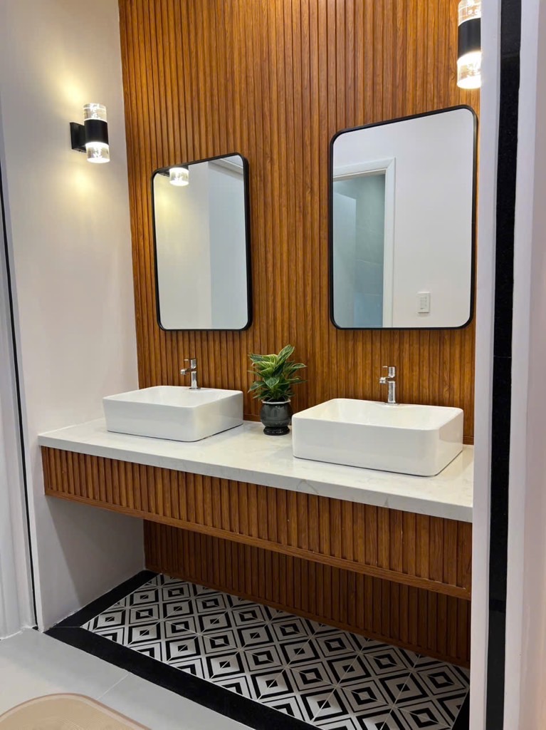 Nhà mới đẹp ở ngay, Lê Văn Sỹ, Trường Sa Quận 3, ngang 4m, Dt 32m2, 3 tầng, 4.8 tỷ