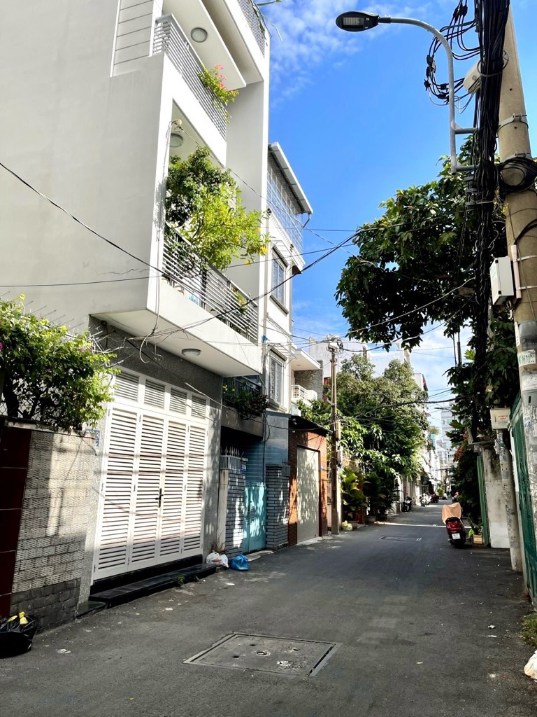 Nhà mới đẹp ở ngay, Trần Quang Diệu- Lê Văn Sỹ, Quận 3, ngang 6.7m, Dt 64m2, 5 tầng, chỉ 6.1 tỷ