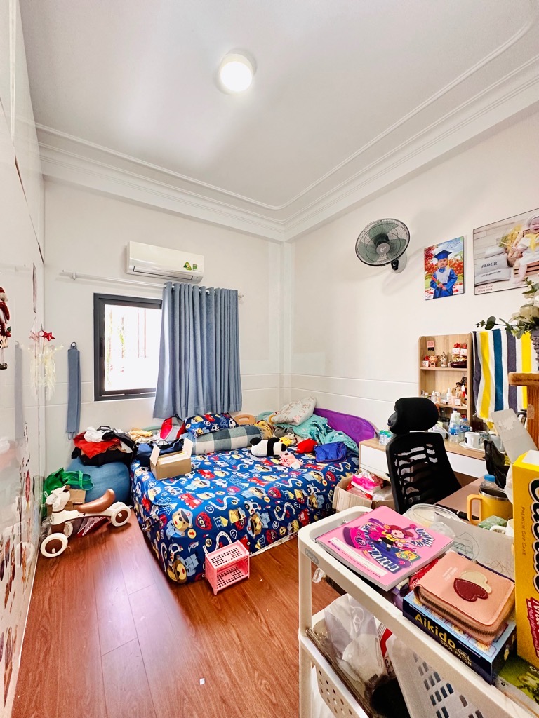 Bán nhà mới đẹp Huỳnh Văn Bánh, 50m2, 4 lầu, hẻm xe hơi,  chủ nhiệt bán giảm còn 9tỷ (2025P511)