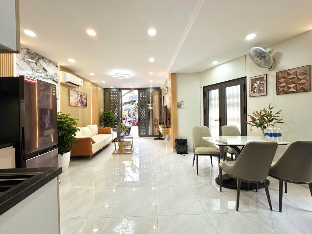 Nhà xinh lung linh mặt tiền Duy Tân, Huỳnh Văn Bánh, 36m2 nở hậu tài lộc, giá nhỉnh 6 tỷ (2025P50)